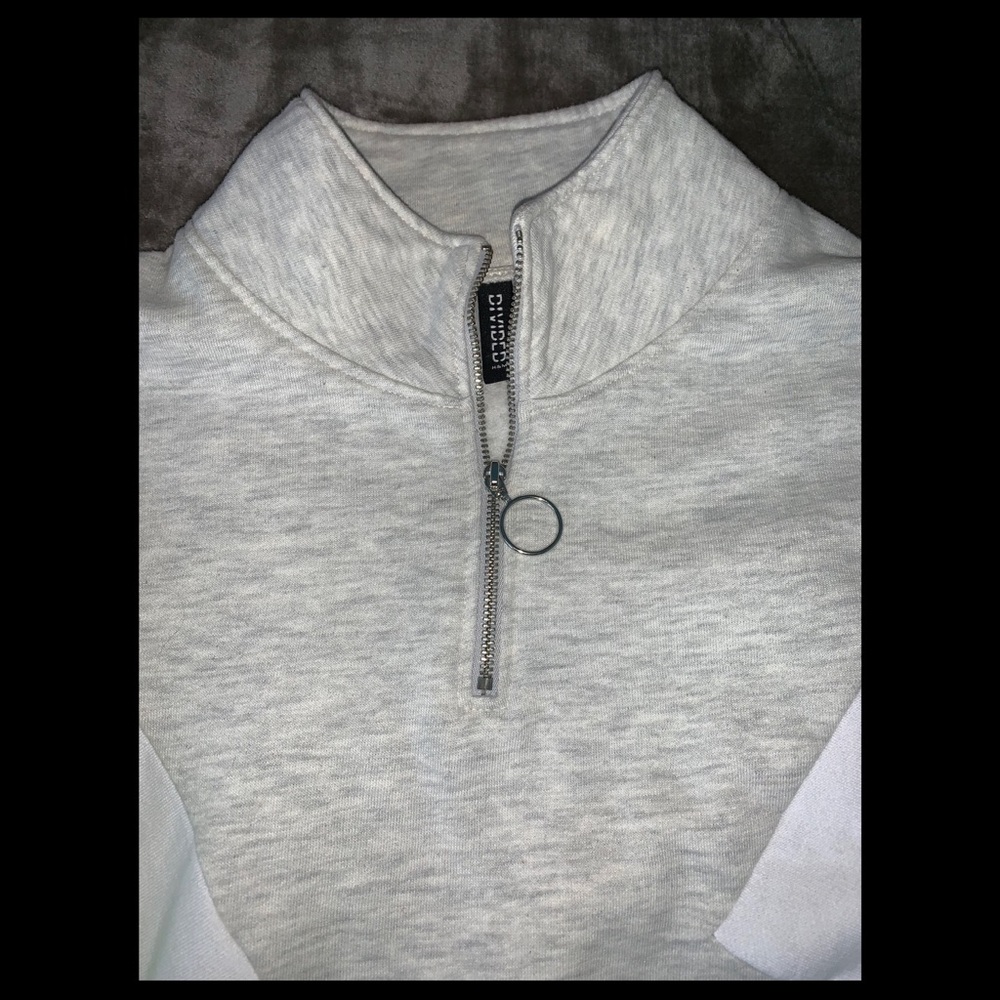 Cropped sweater - Picture 2 of 3